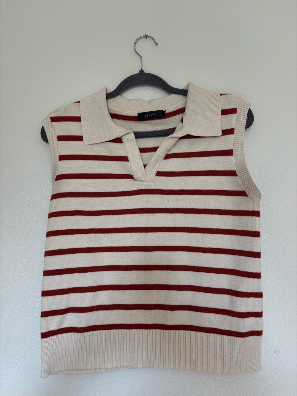 Zesica Cream & Red/orange Striped Sleeveless Polo Sweater